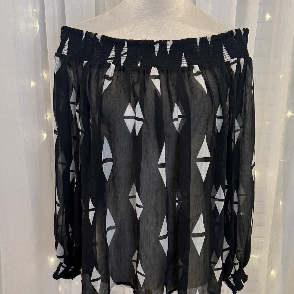 H&M Black and White Off-Shoulder Top